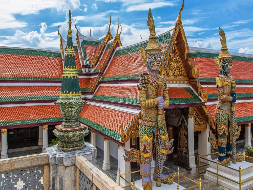 Bangkok Grand Palace Emerald Buddha and Museum Siam