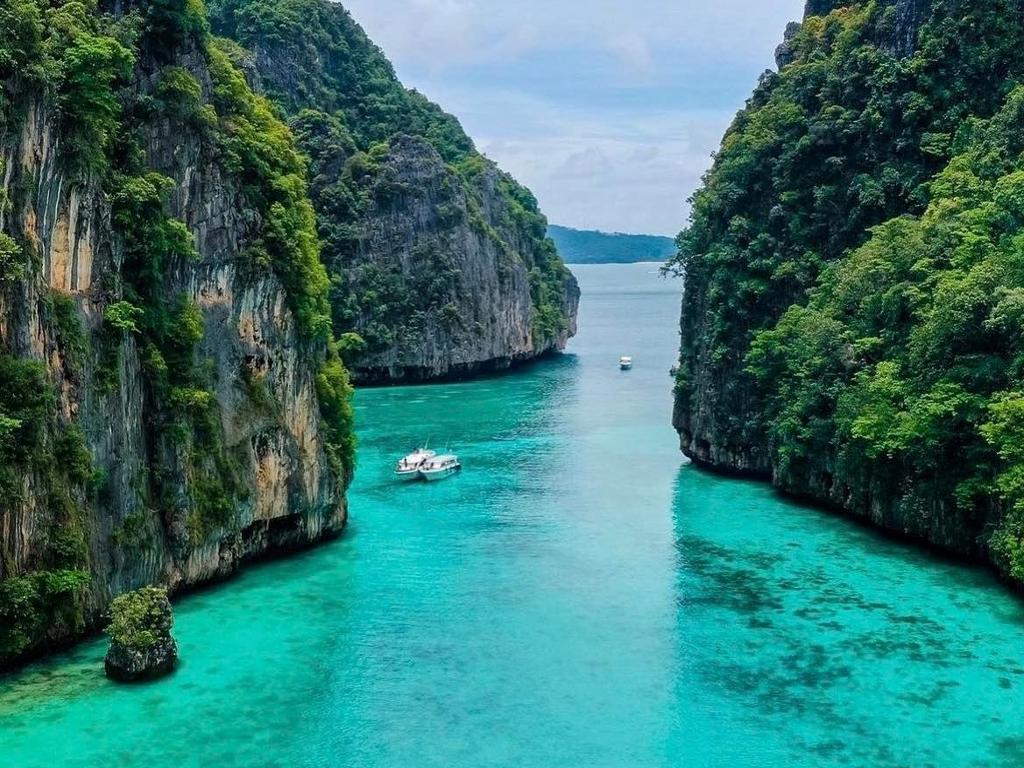 Phi Phi Islands, Pileh Lagoon, Maya Bay and Bamboo Island tour by Love Andaman Speedboat